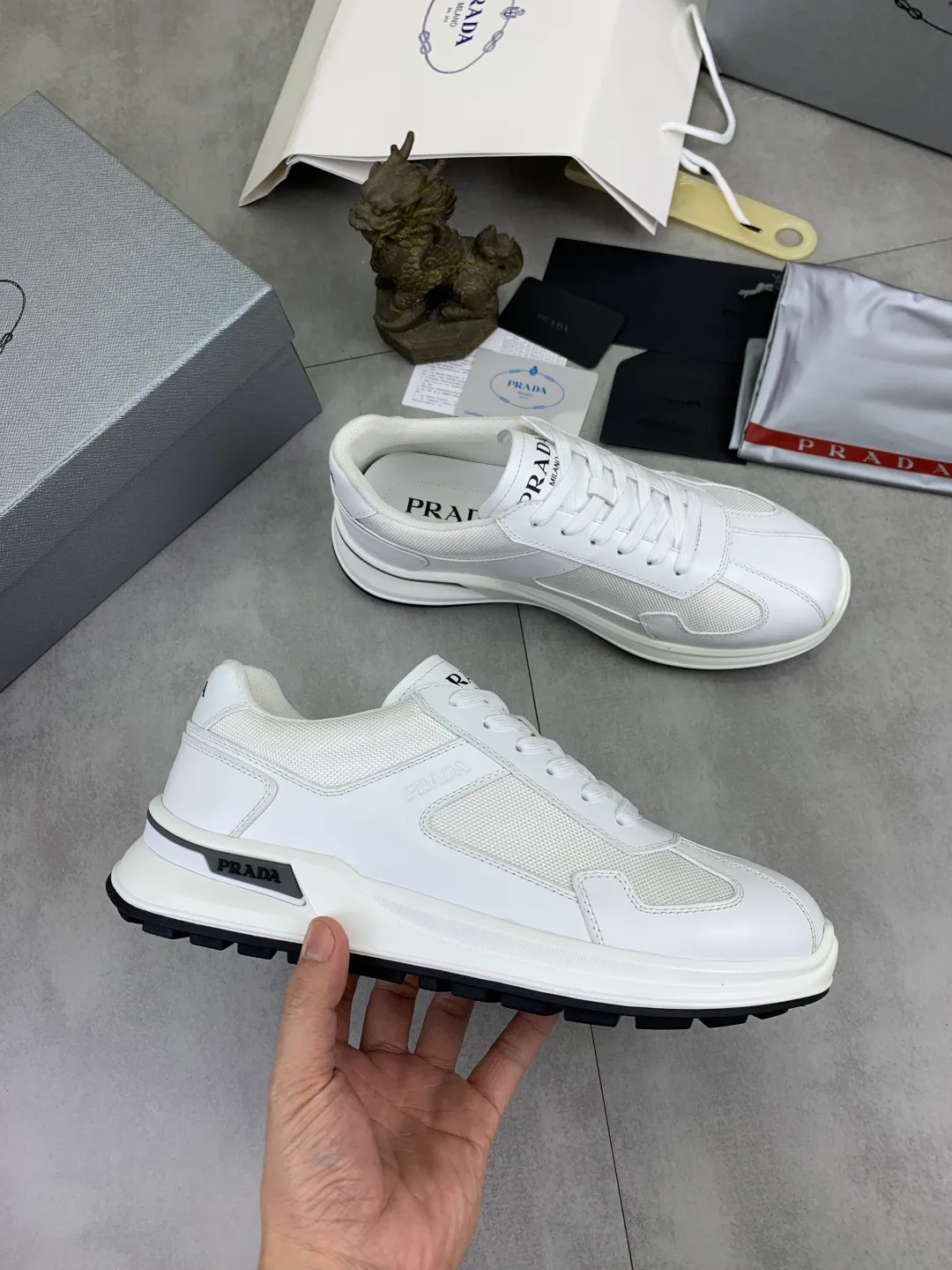 Men's Men's Shoes 💰P600 💰【New Style】 The latest model of high-quality PRADA classic men's shoes has been launched on the official website at a 1:1 replica, synchronized in Hong Kong and on the same catwalk; all made of calfskin➕imported cowhide lining, 🍡🍡original rubber outsole, non-slip and wear-resistant; comfortable on the feet, attractive style, fine workmanship, and simple and neat shoe lasts, highlighting a man's courage and toughness, 👍size 38 to 44 (45 can be customized) black White color🉑️choose
